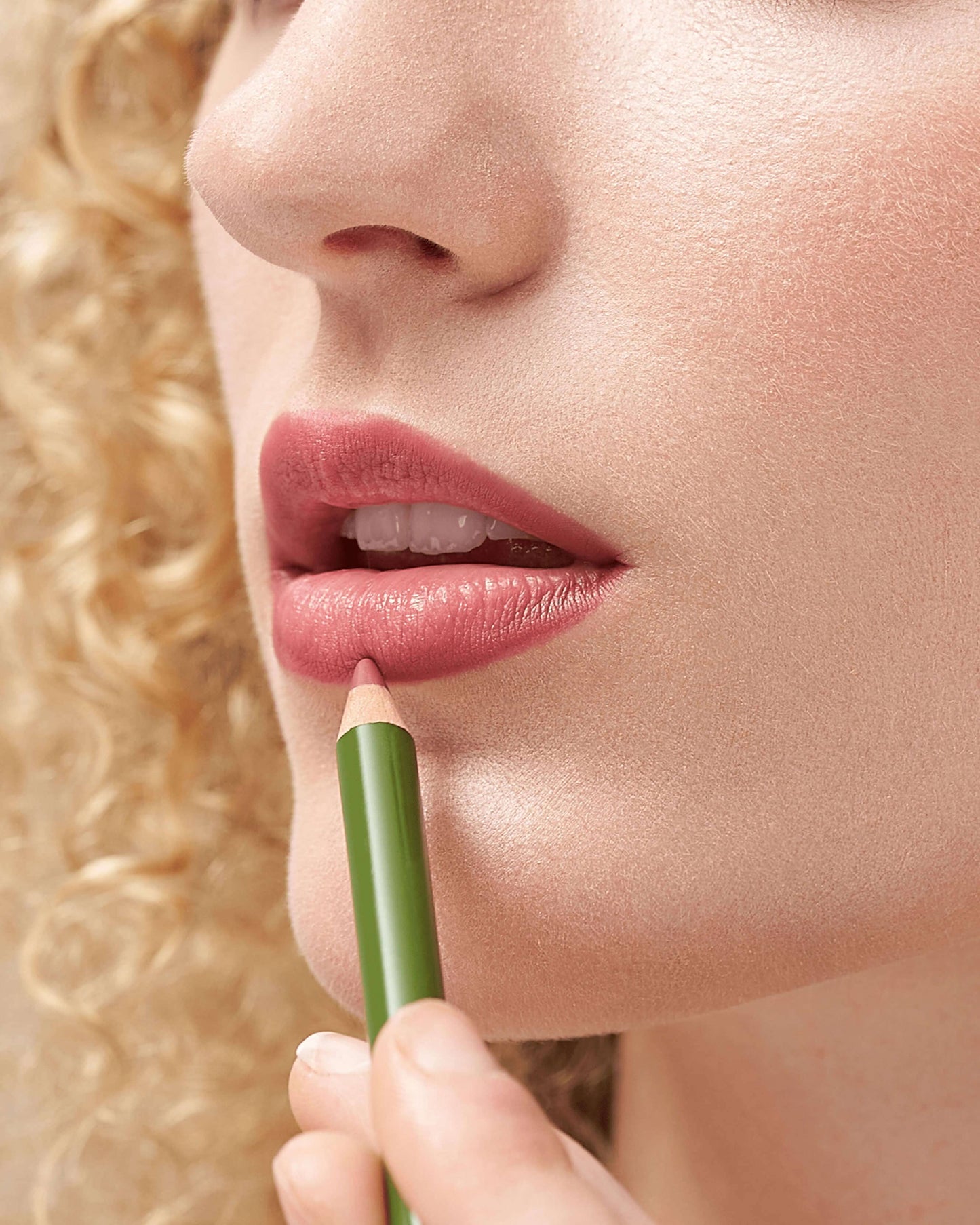 Soft Sketch Lip Liner Pencil