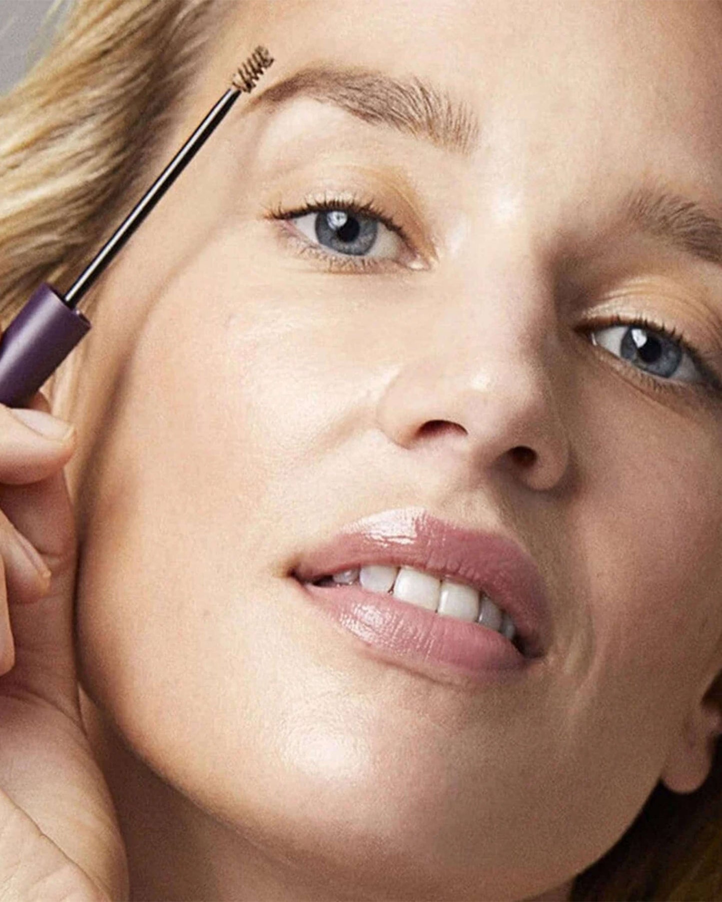 Brow Up Thickening Brow Balm