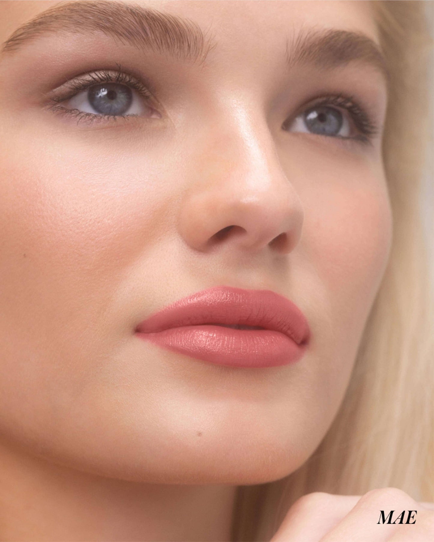 Legendary Serum Lipstick - The Nudes