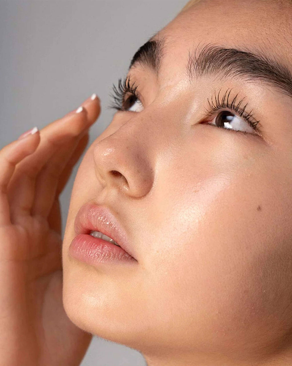 Straight Up™ Volumizing Peptide Mascara