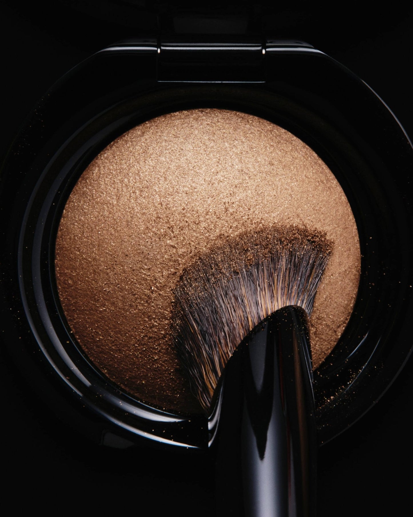 The Dual-Ended Eyeshadow Brush