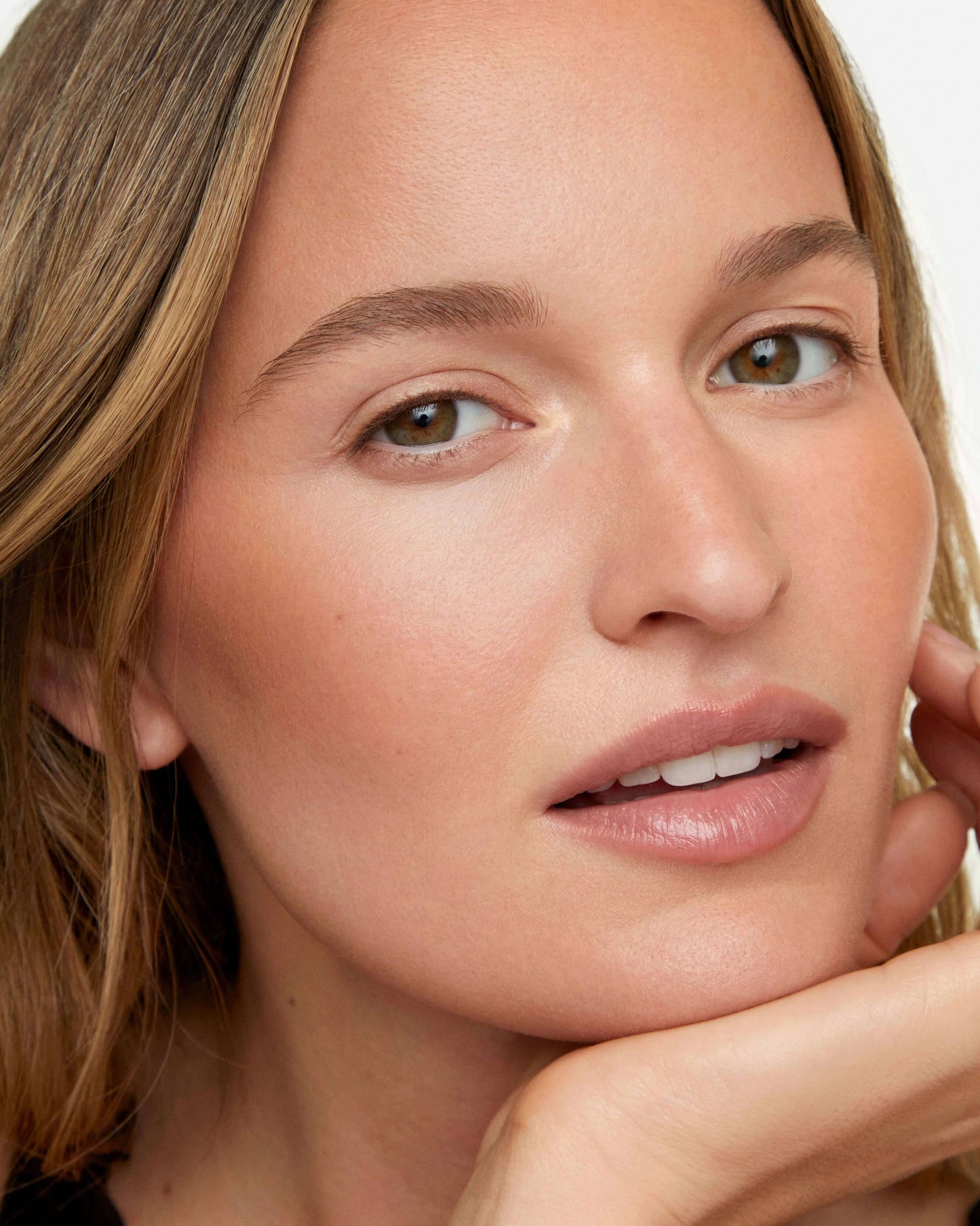 SuperSuede™ Radiant Talc-Free Baked Powder Bronzer