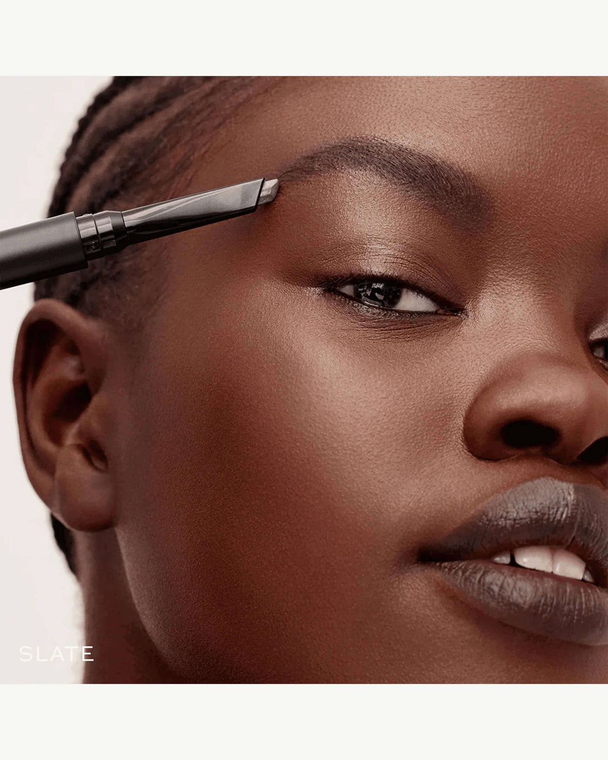 Crayon définisseur de sourcils Bonne