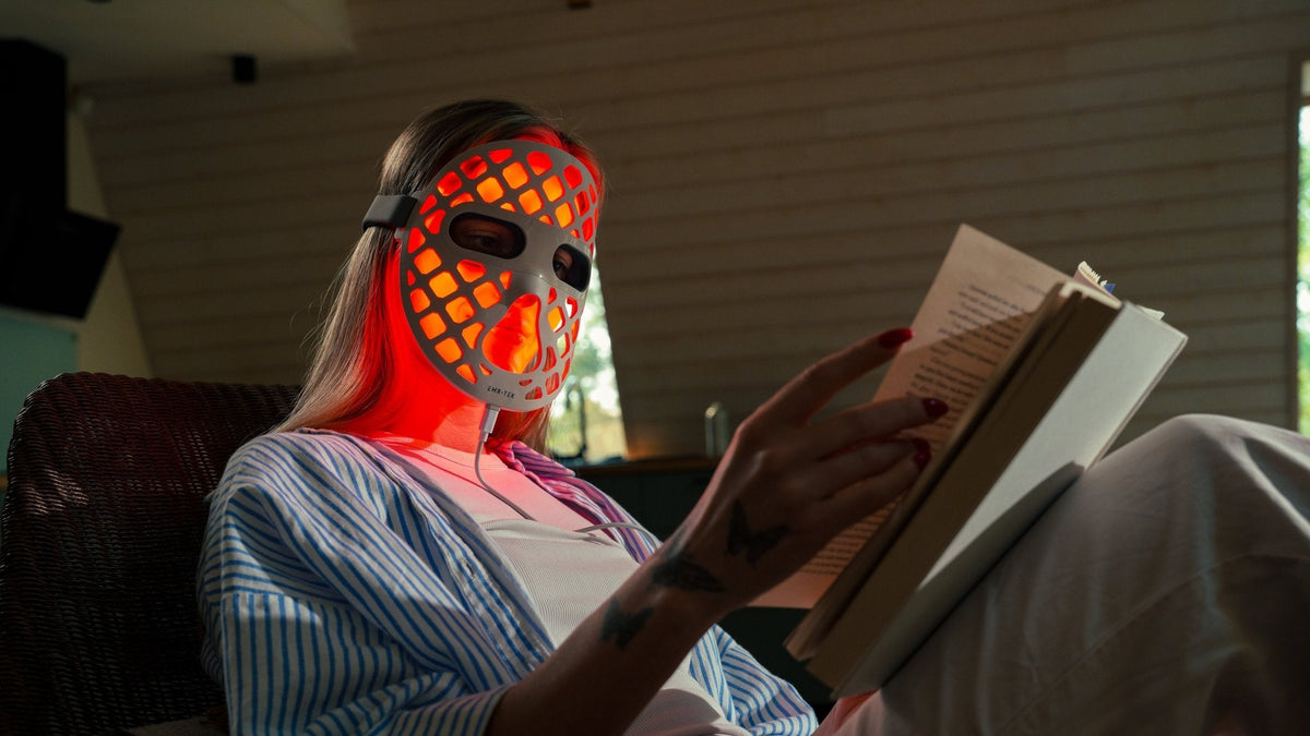 ETERNO LED Face Mask — 4 Wavelengths, Zero Contact