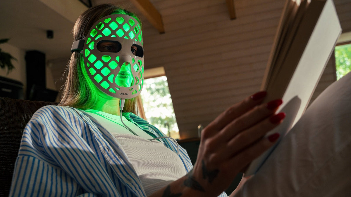 ETERNO LED Face Mask — 4 Wavelengths, Zero Contact